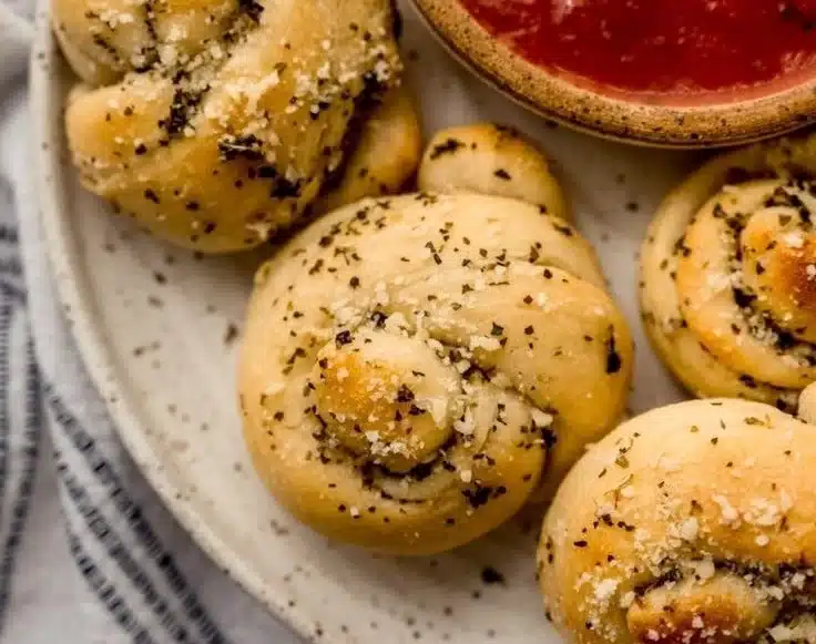 Easy Garlic Knots