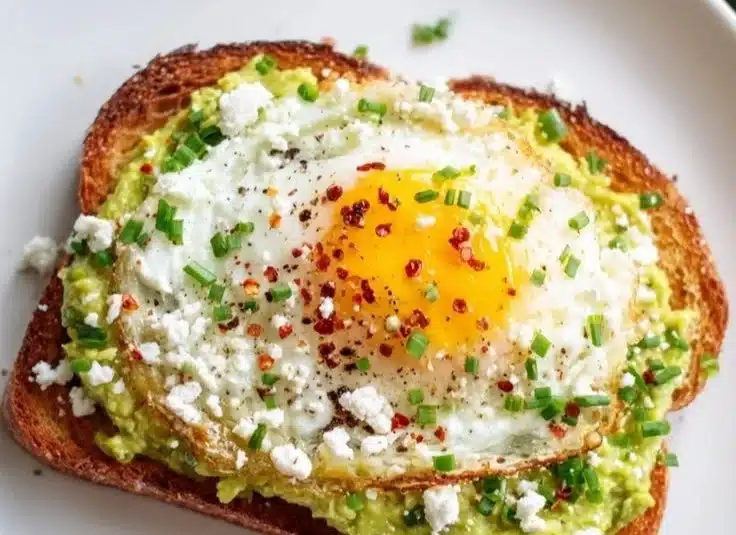 Green Avocado Toast Egg