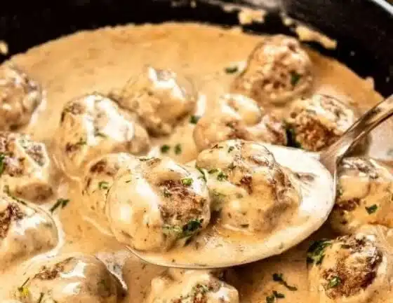 Delicious 25-minute Swedish meatballs served with gravy and mashed potatoes