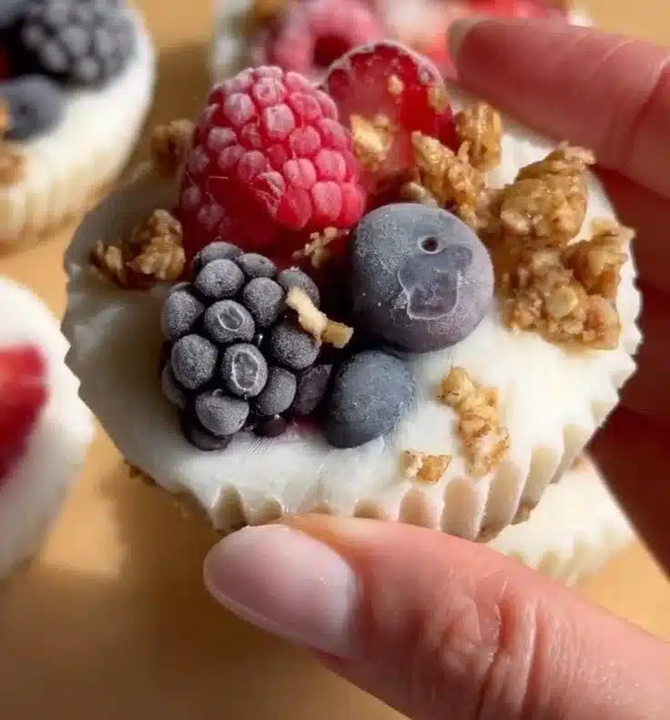 Frozen Yogurt Granola Cups