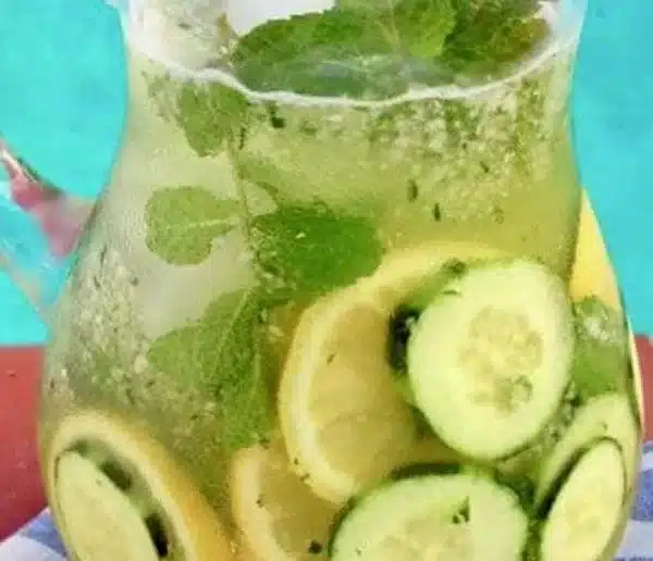 Refreshing Cucumber Mint Lemonade